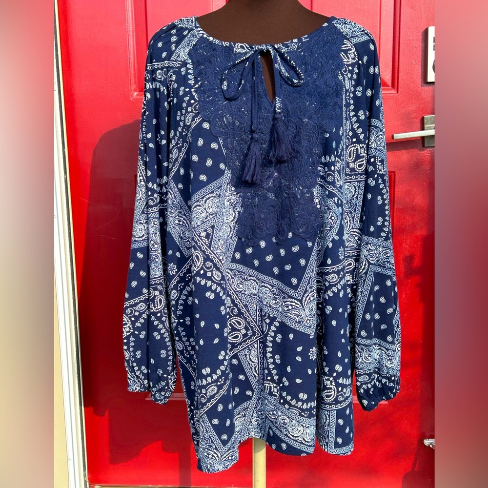 NWT WEEKEND SUZANNE BETRO s1X navy lace accent top Tie neck-tunic length-bandana